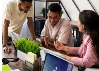 Guru launches Slack AI search. Now, employees can search across all their apps–without leaving Slack.