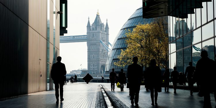 5 Best Card Machines for Small Businesses in the UK